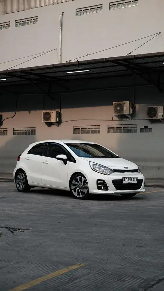 Kia Rio Platinum 2016 low km antik terawat rare matic AT keyless