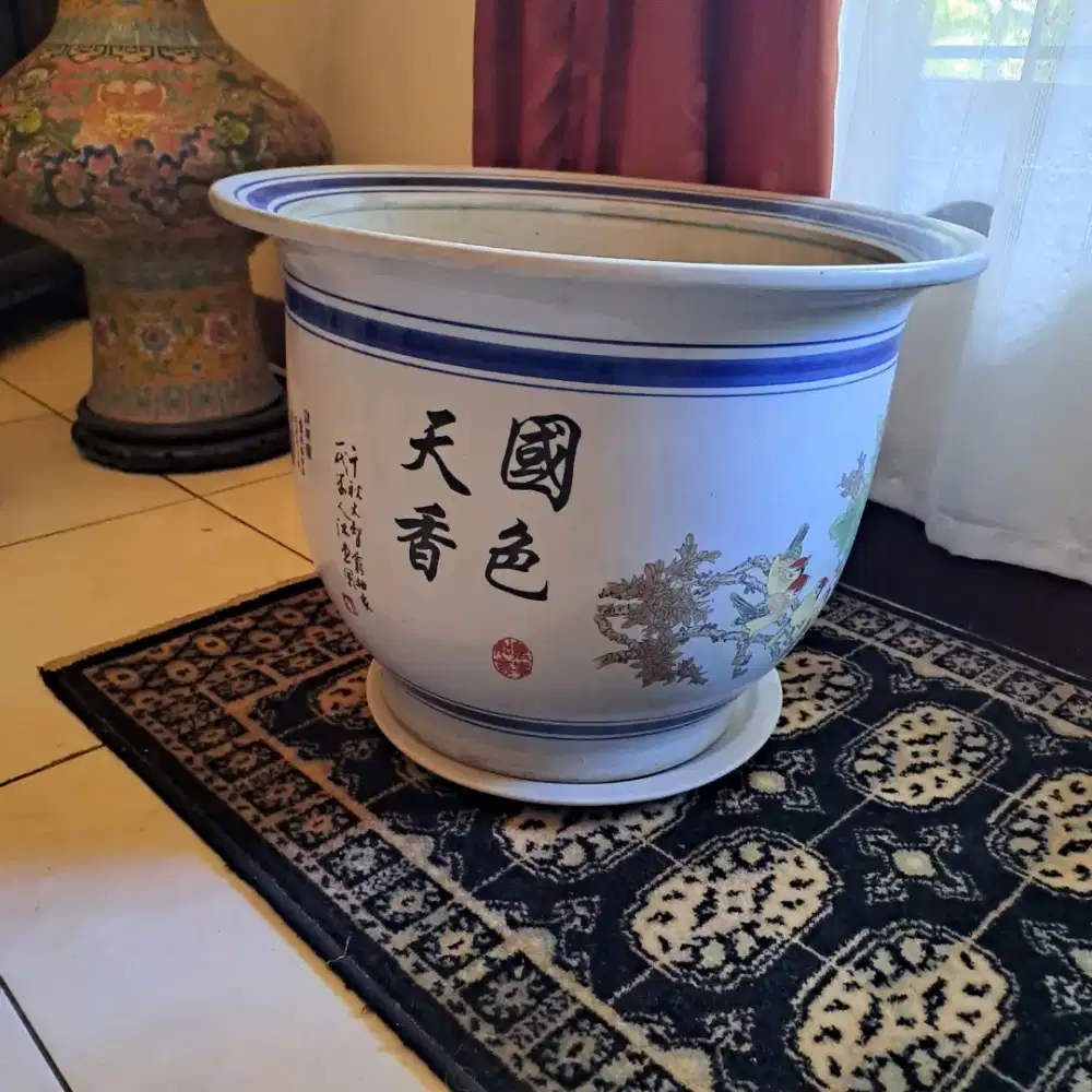 Chines large porcelen fishbowl