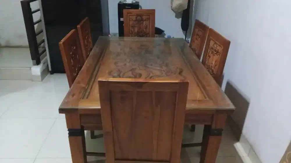 Meja Makan Kayu Jati Set (Meja + 6 Bangku) – Kokoh & Masih Bagus