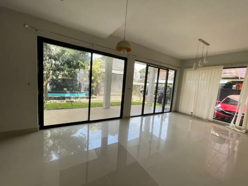 Dijual rumah 2 lantai Lokasi dekat stadion maguwoharjo yogyakarta