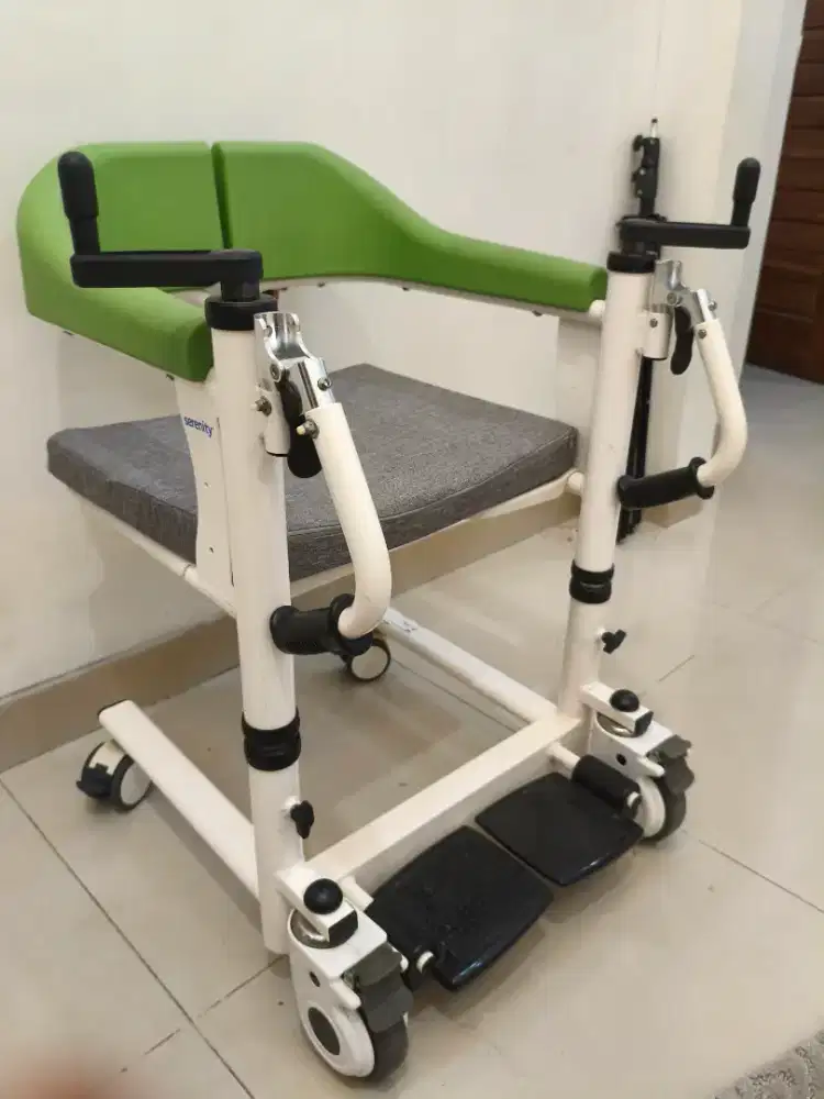 Kursi Roda transfer untuk disabilitas Serenity tc 802
