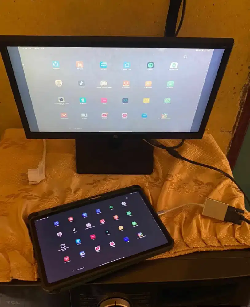 Monitor merk HP V190 18.5 Inch.