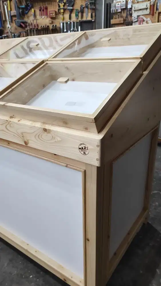 MEJA DONAT KEKINIAN TANPA KOTAK DONAT