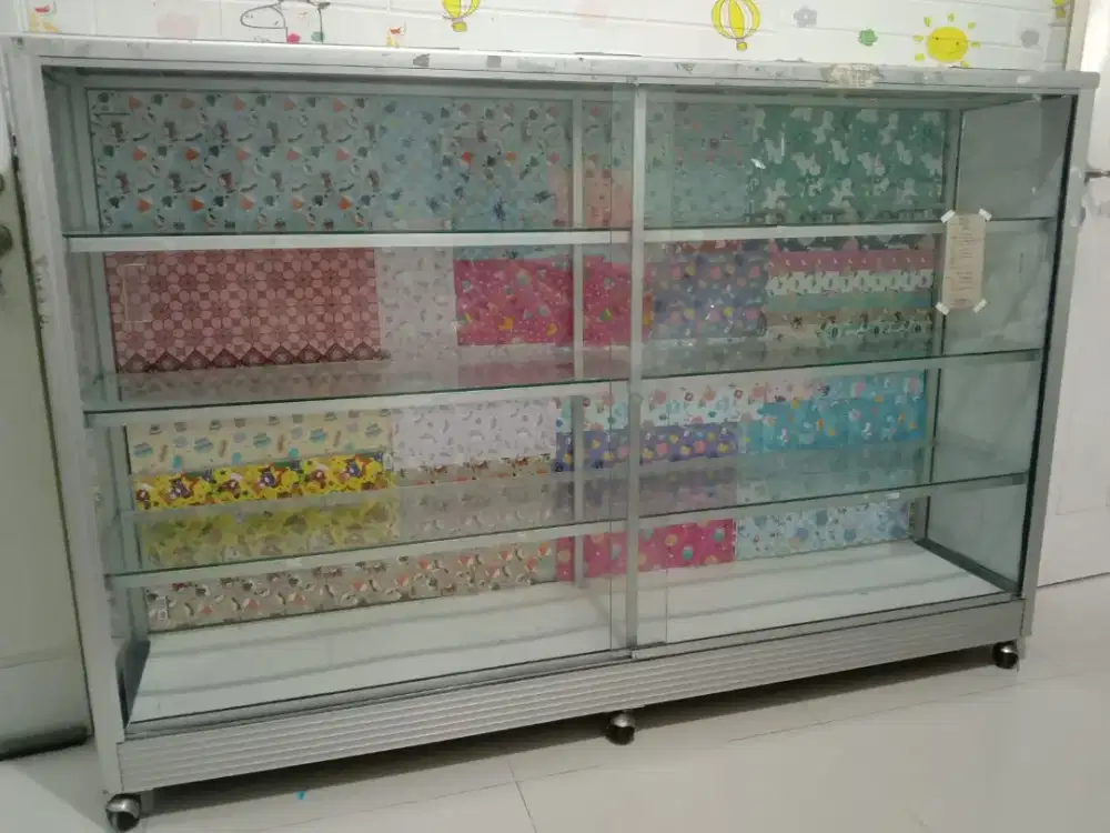 Etalase kaca 2nd