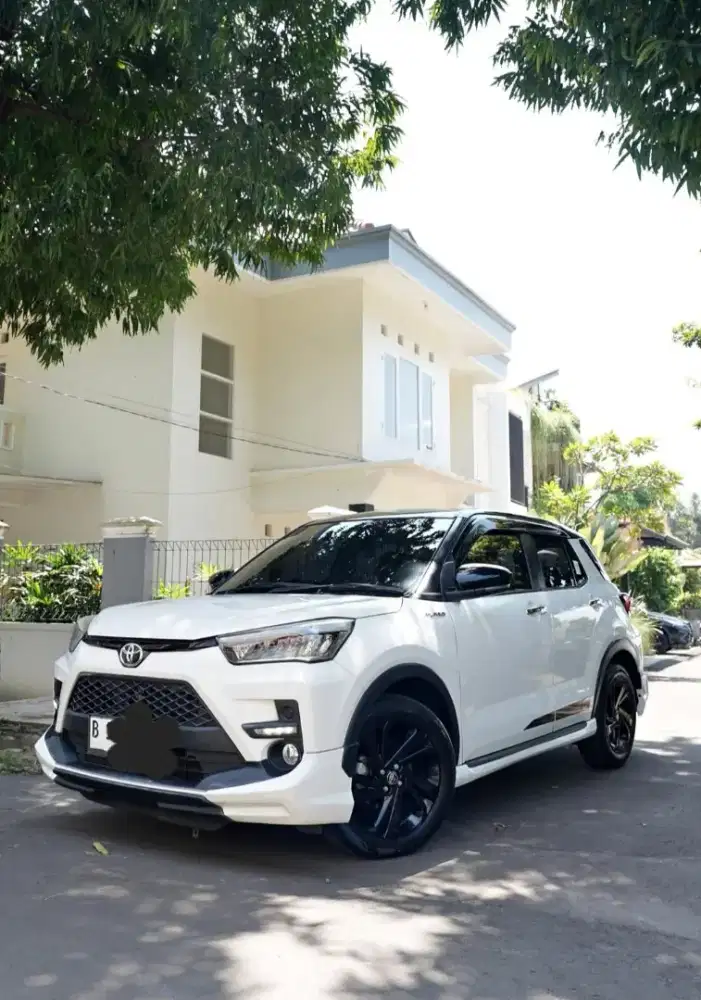 Toyota Raize Two Tone 1.0 Turbo GR Sport CVT TSS