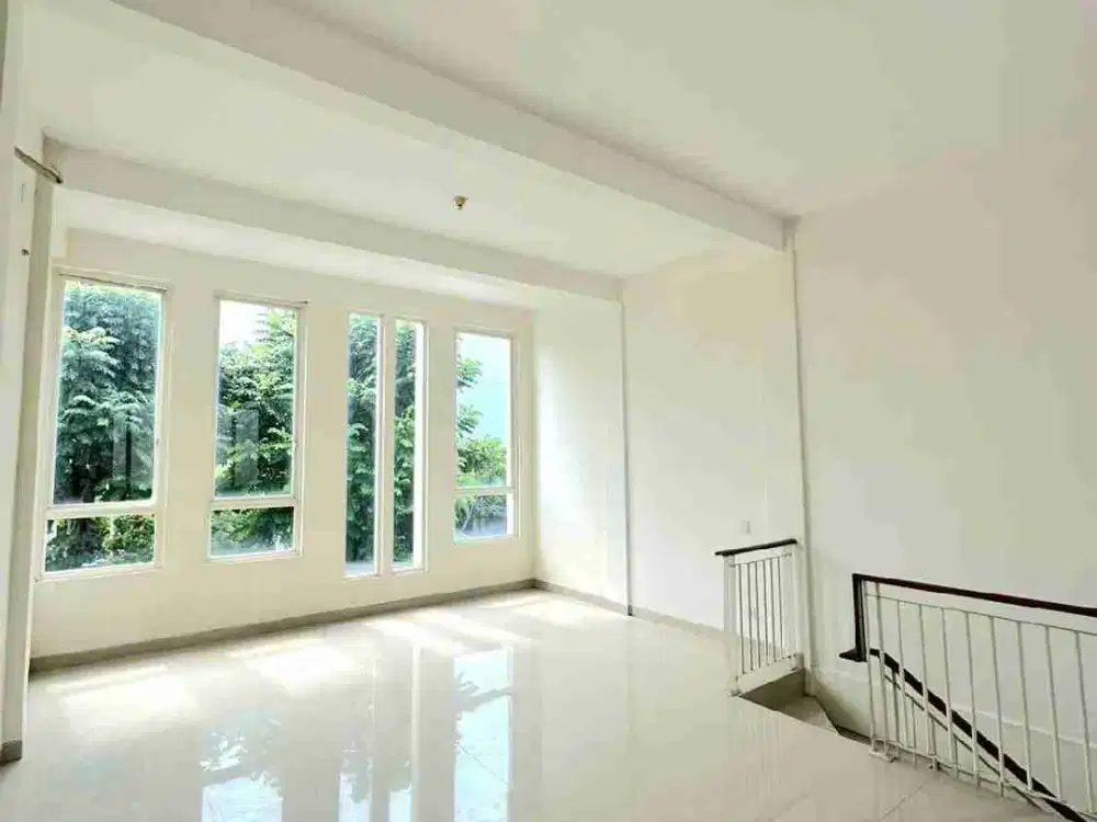 Disewakan Ruko 2 Lantai Siap huni Area Komersial Pakuwon City