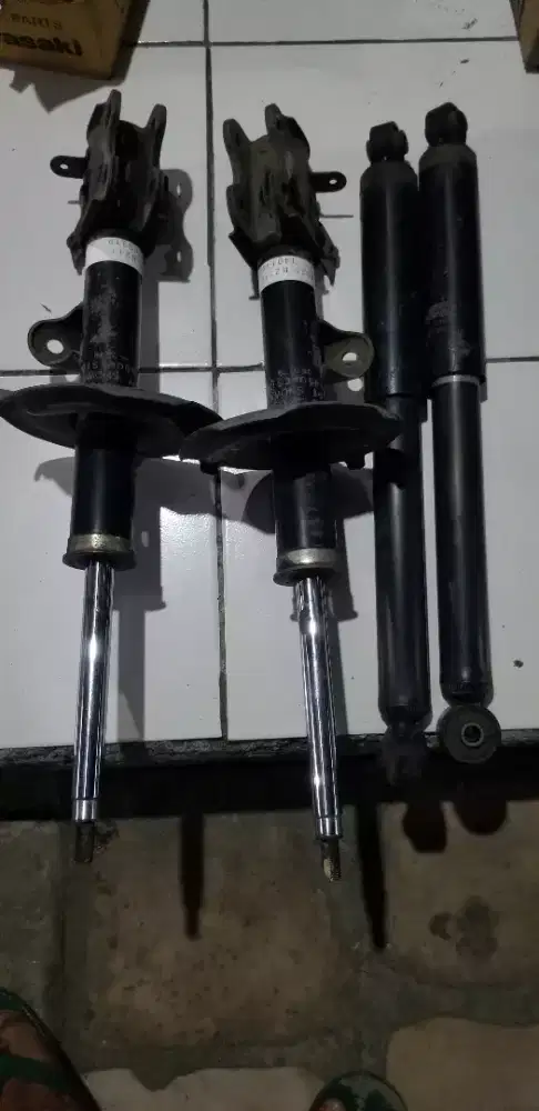 Shock depan belakang xenia li copotan bonus shock belakang rush