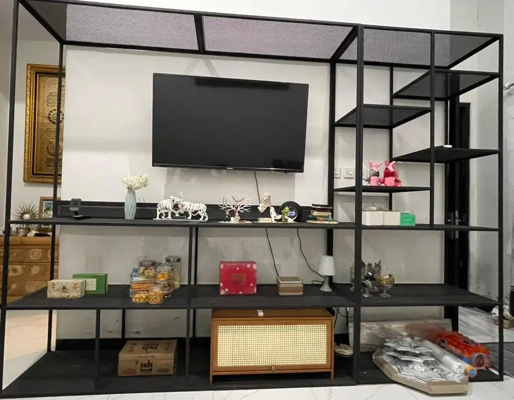 RAK BESI LUBANG BAHAN HOLLOW