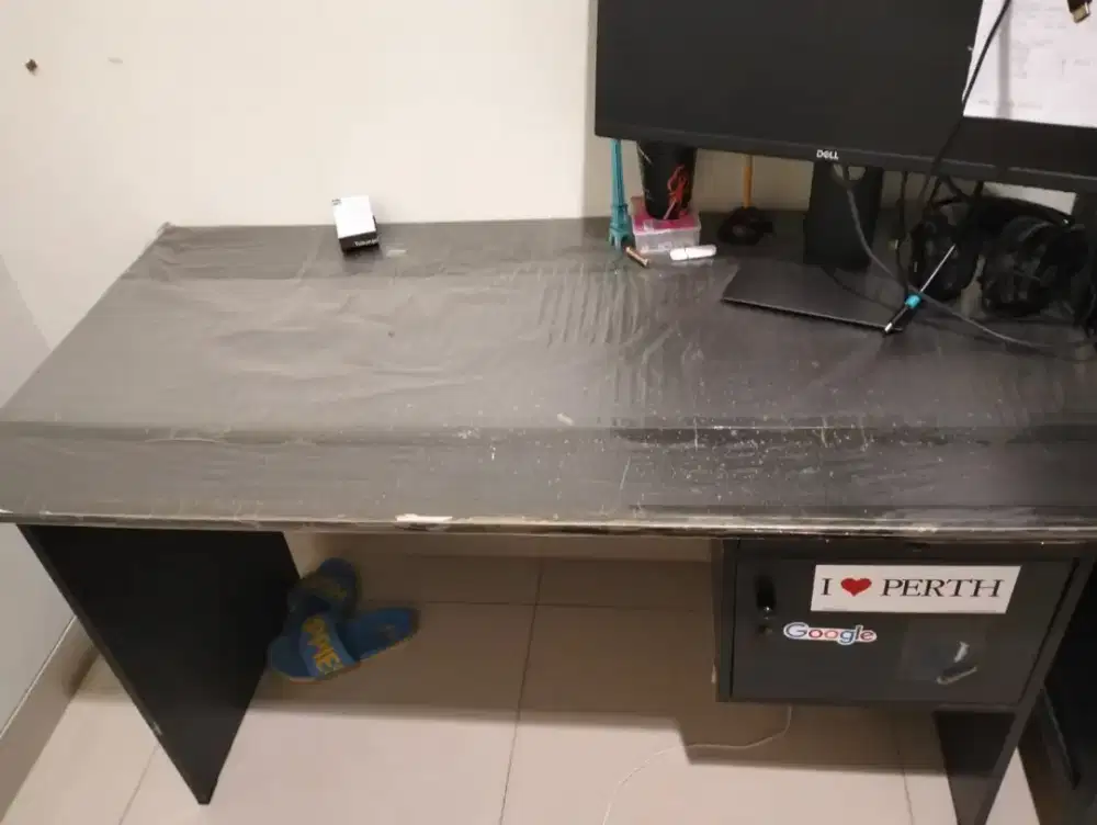 Meja tulis particle board bekas knock down