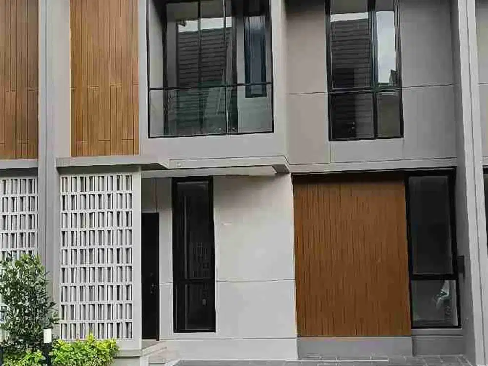 Disewakan Rumah 3 lt di Summarecon Crown Gading.Cluster Viola Residence, Premium Attic 2. Bekasi Utara.