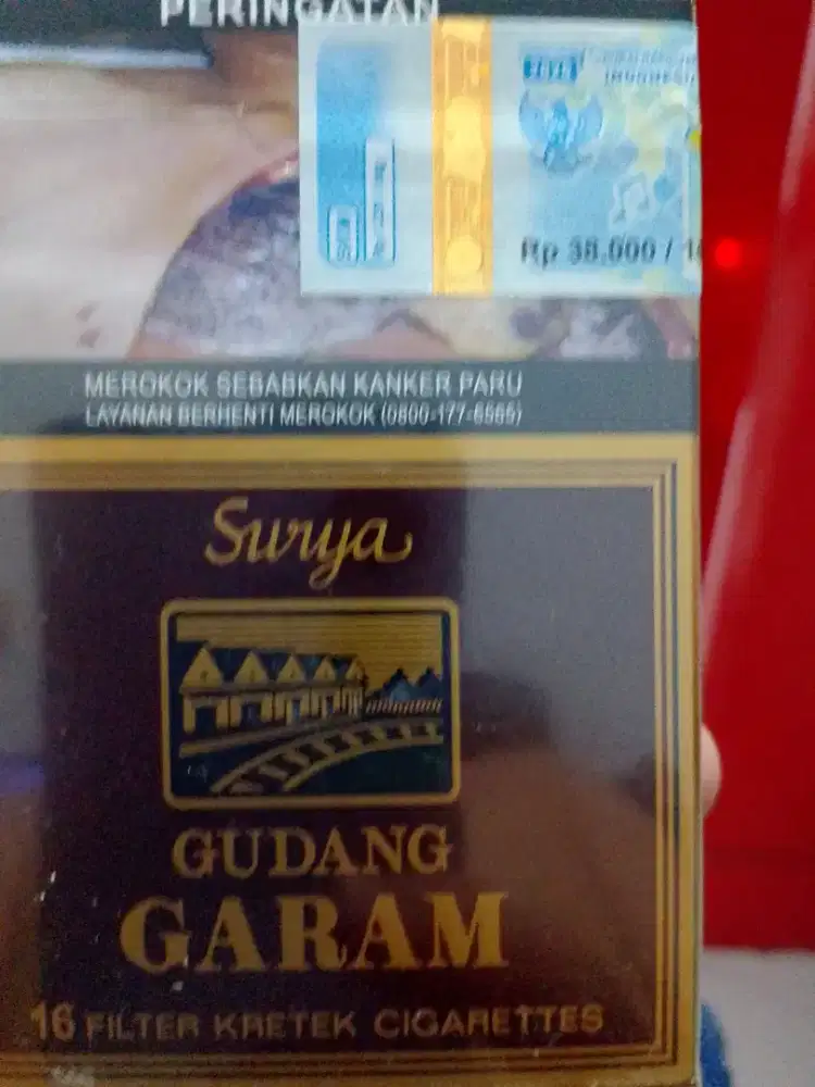 Dicari karyawan cowok yang rajin tidak sering telat