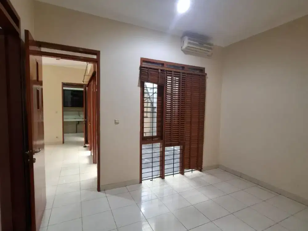 Dijual Rumah Langka Siap Huni Lokasi Singgasana Pradana Bandung Cluster Bagus,Aman & Nyaman