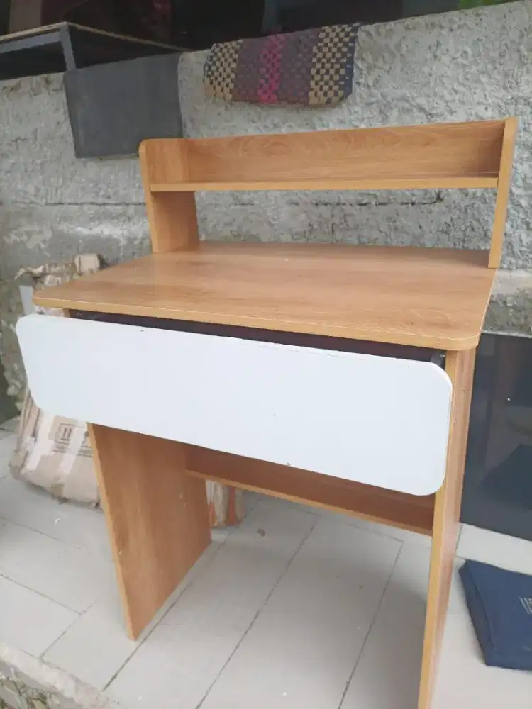 Meja belajar 1 laci