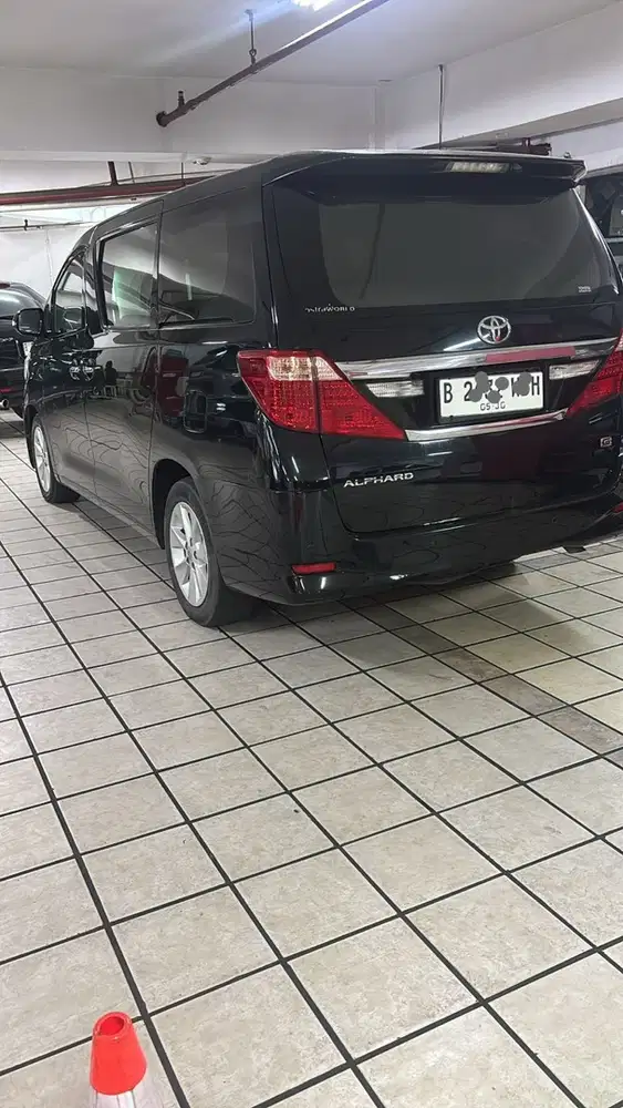 Toyota Alphard 2012 Listrik