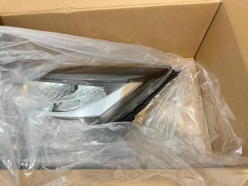 Headlamp kiri calya sigra facelift original baru