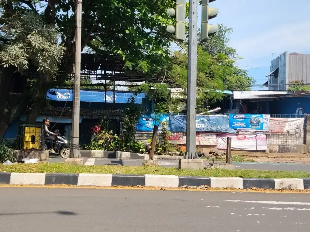 Jalan Utama Pajajaran Sangat Komersial