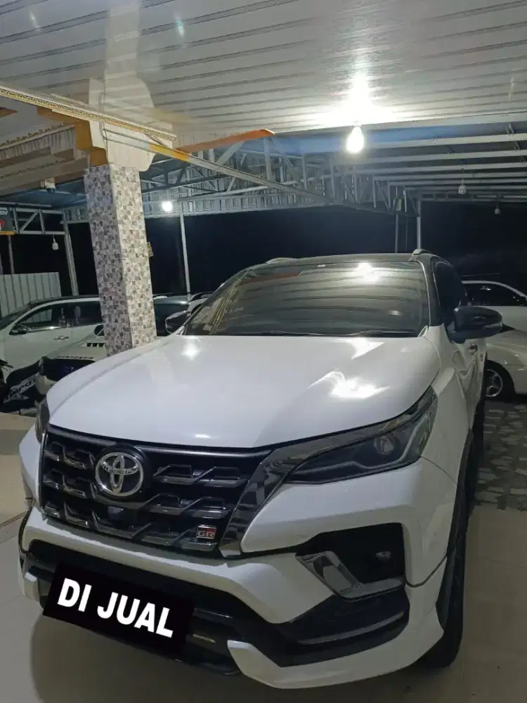 Fortuner GR 2.4 Matic Diesel 2021