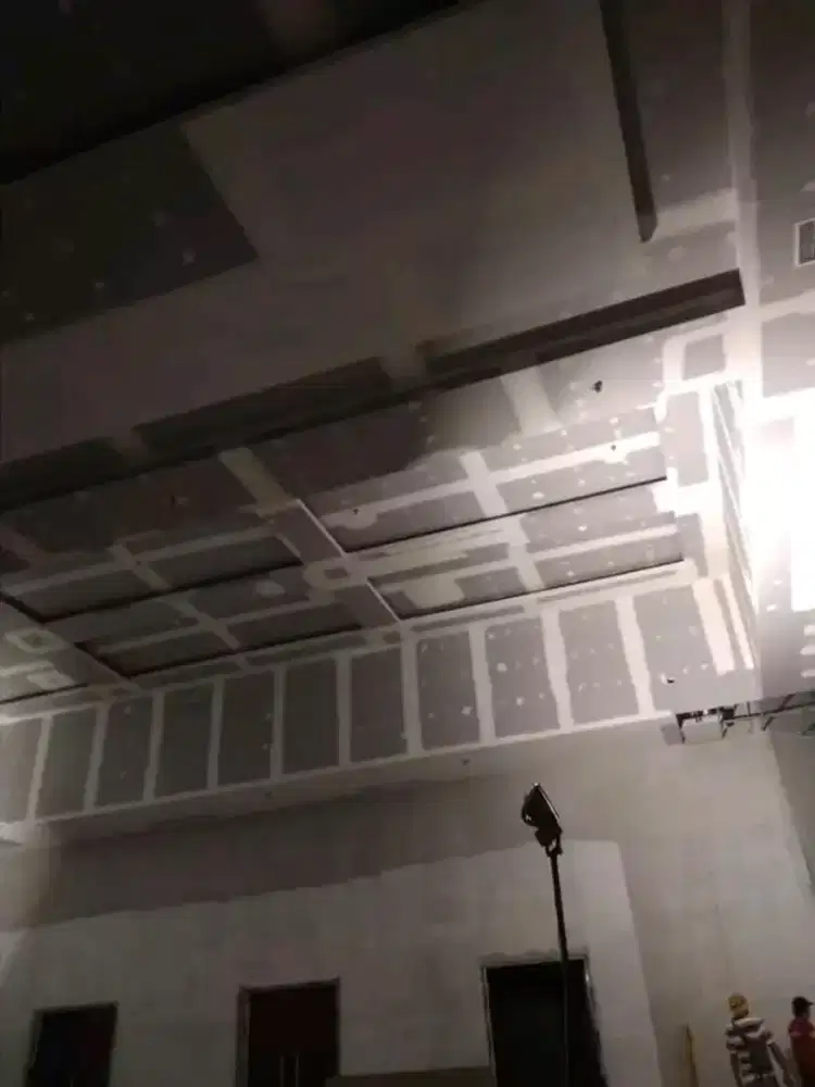 Pemasangan plafon, partisi, pvc