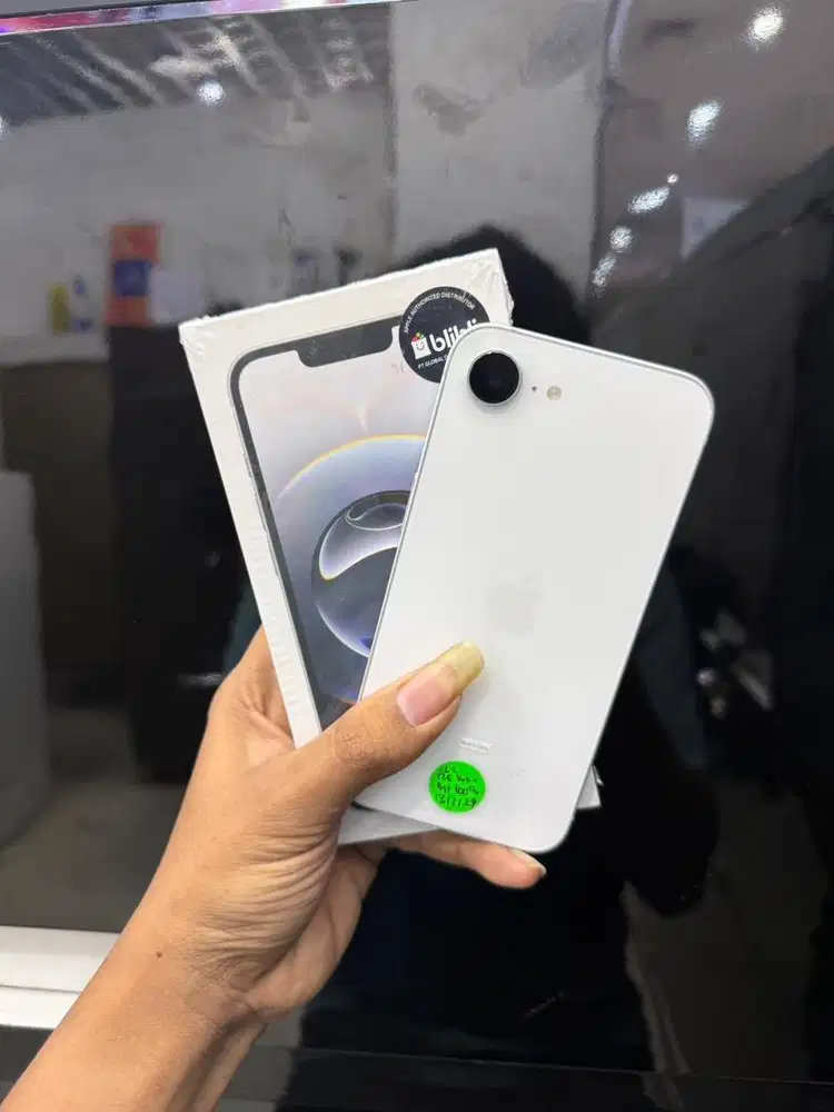 iphone 16 e 128 bh100% pemakaian 2 hari doang