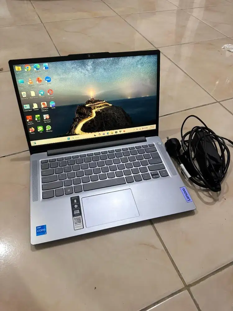 Laptop Idea Pad Slim 3 ram 16 GB SDD 512 GB. Core i5