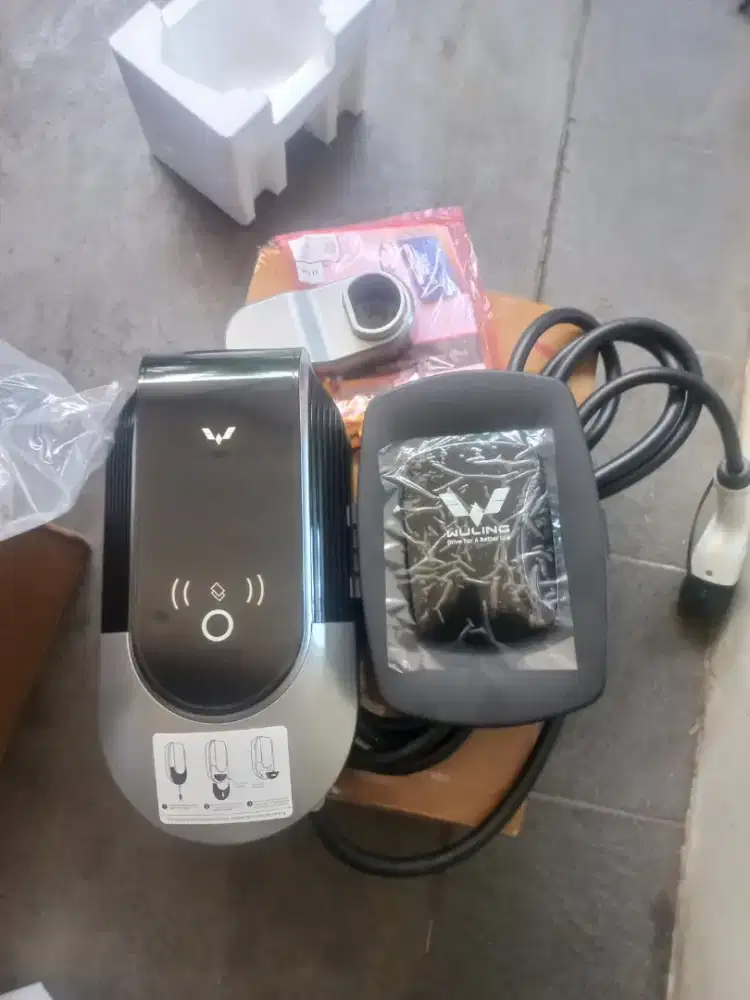 Charger mobil Wuling air ev