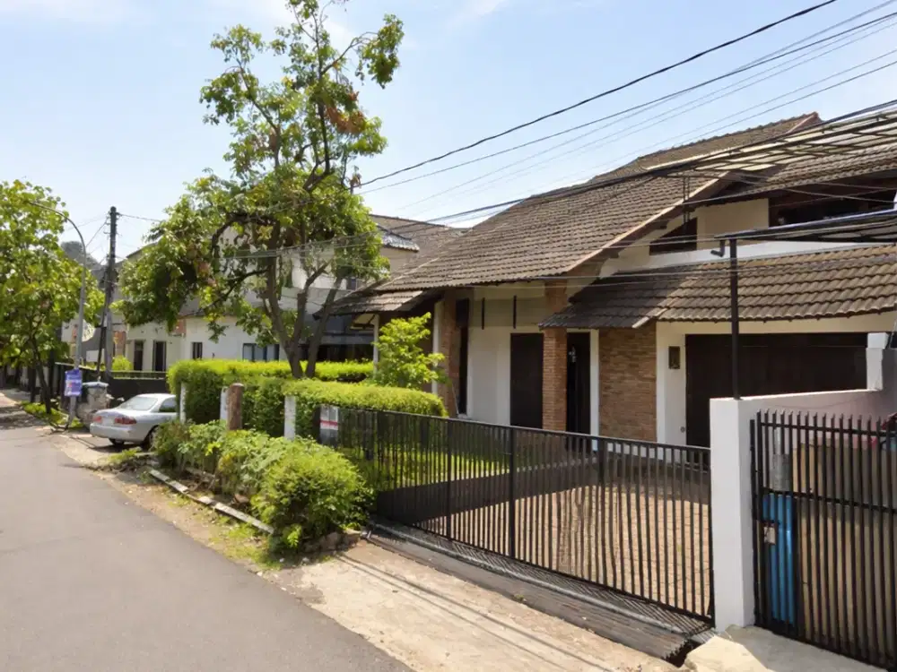 Rumah Hoek di Antapani dekat arcamanik endah bandung Akses jalan Lebar