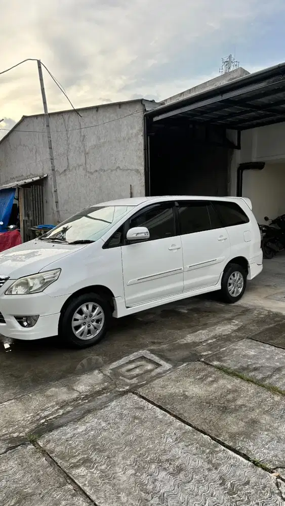 Toyota Kijang Innova 2014 Bensin
