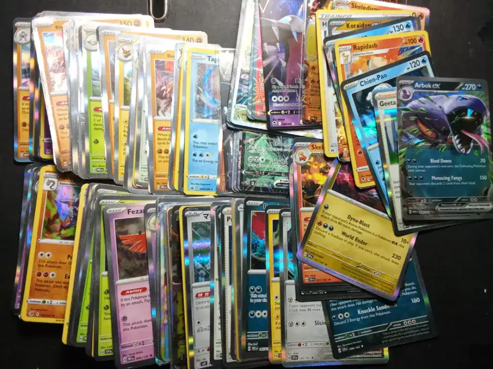 150 pcs Kartu Pokemon Hologram
