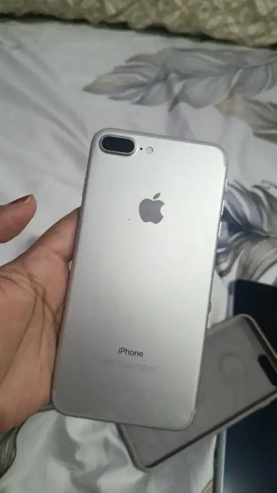 Jual HP second Iphone 7+ Inter