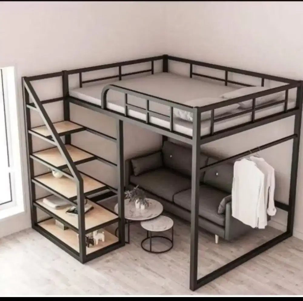 ranjang besi dengan tangga