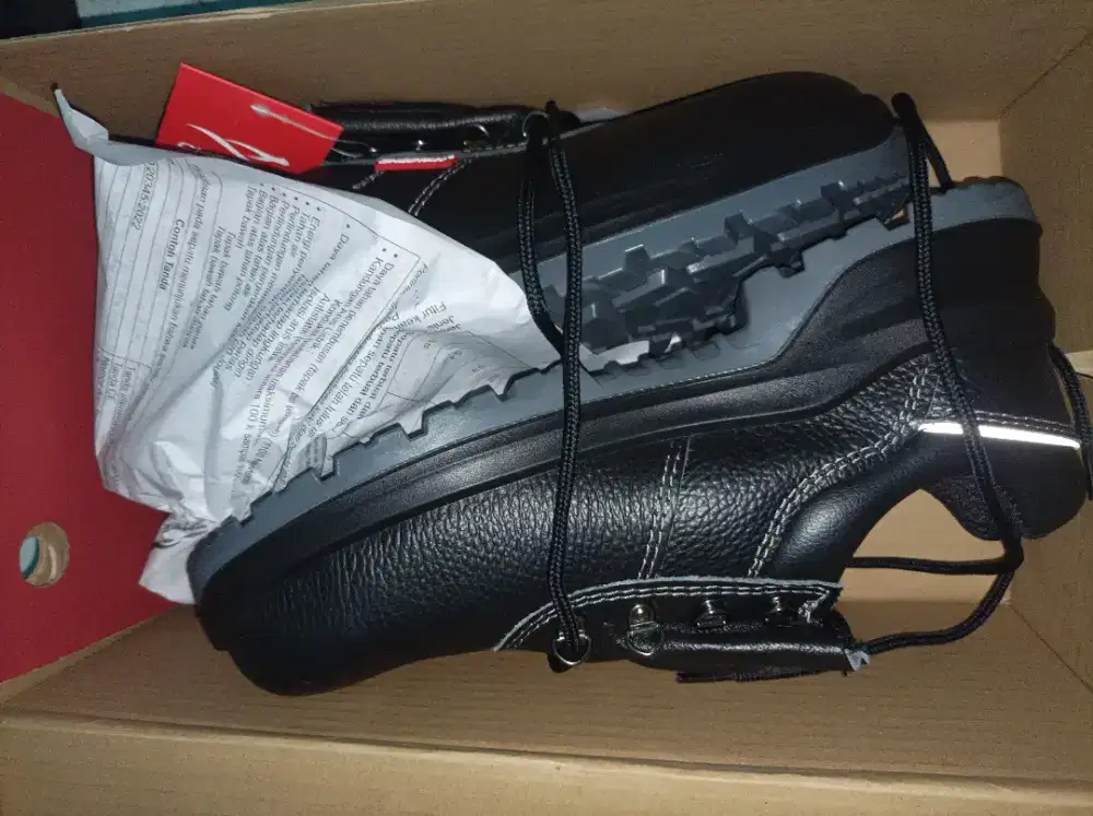 Sepatu Safety merk cheetah