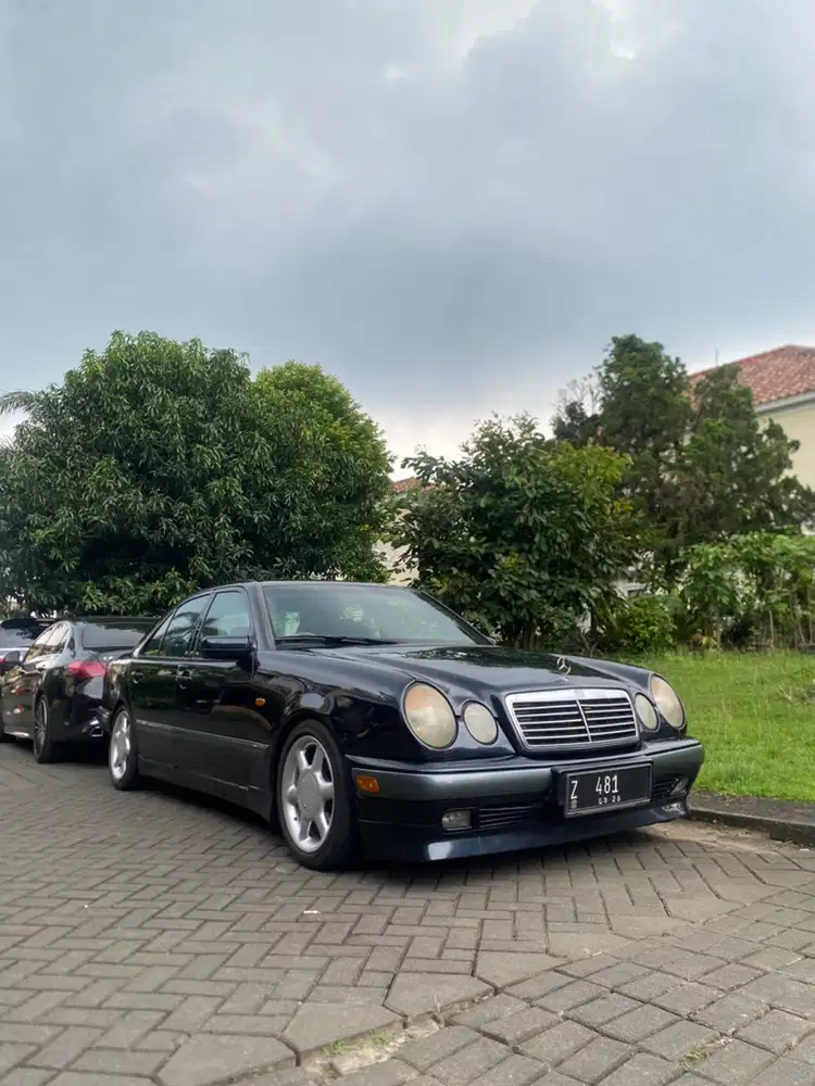 Mercedes-Benz E230 1997 Bensin
