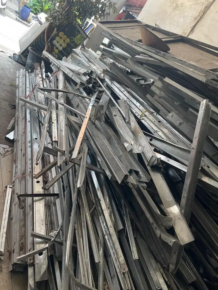 Dibeli sgala barang rongsokan tv ac kulkas dll