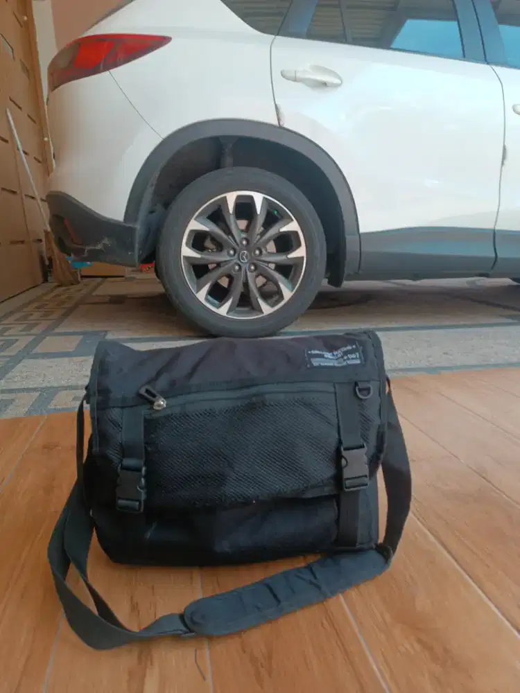 Tas Messenger Bag