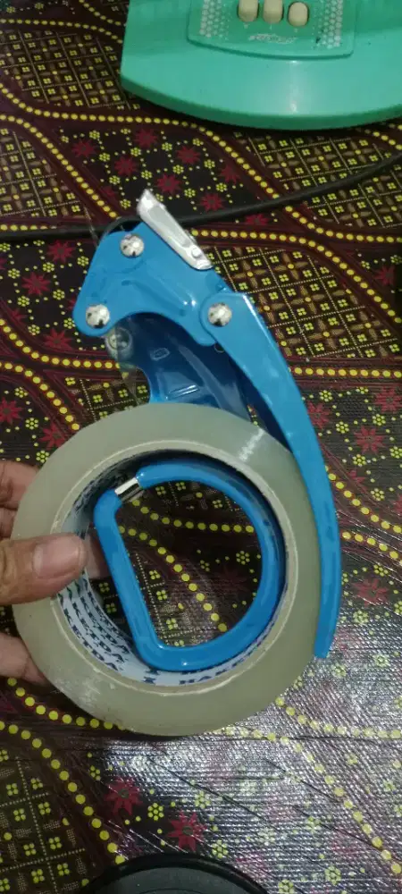 Dispenser lakban + lakban