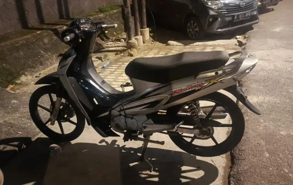 Jual Motor Karisma 125 D Tahun 2004