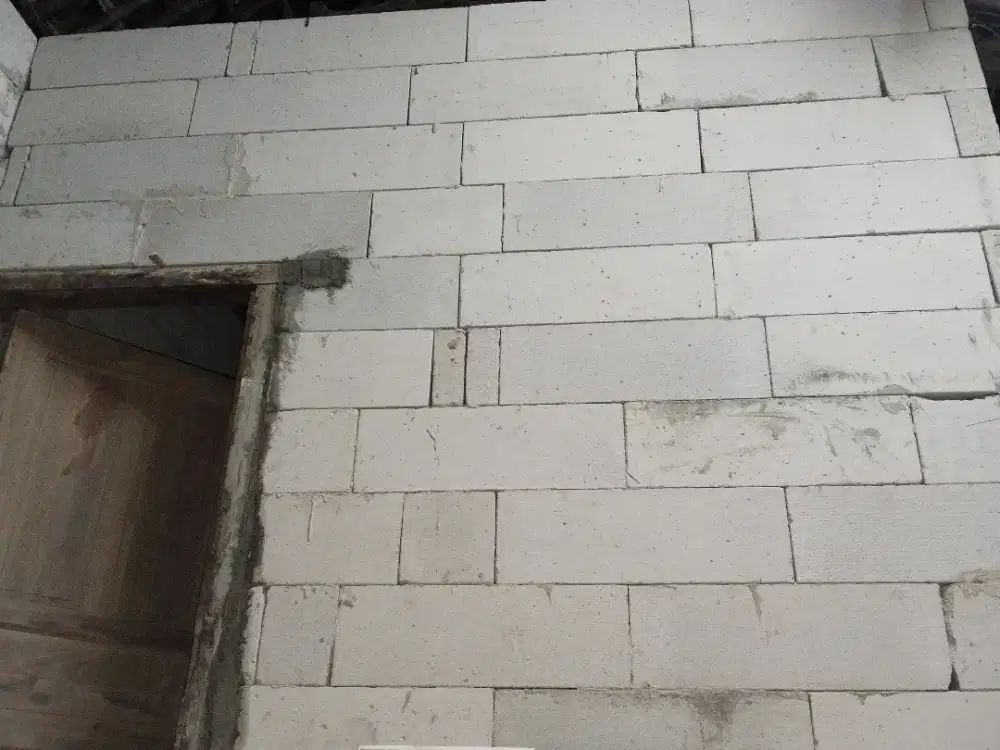 Tukang bangunan borong/ harian