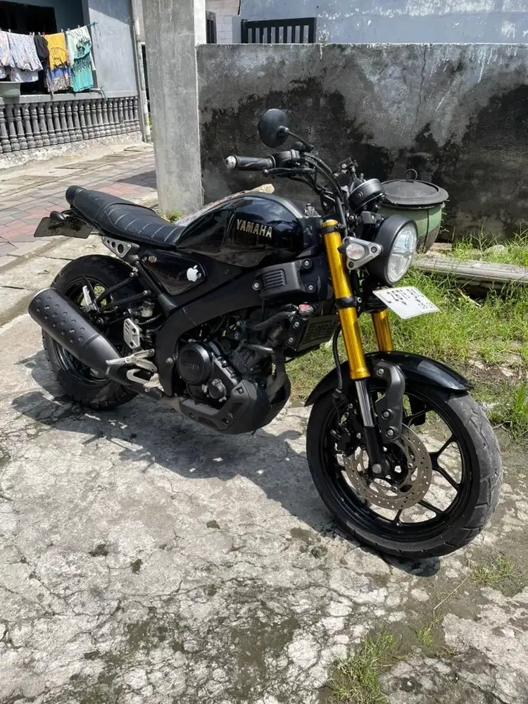 XSR155 HITAM GOLD