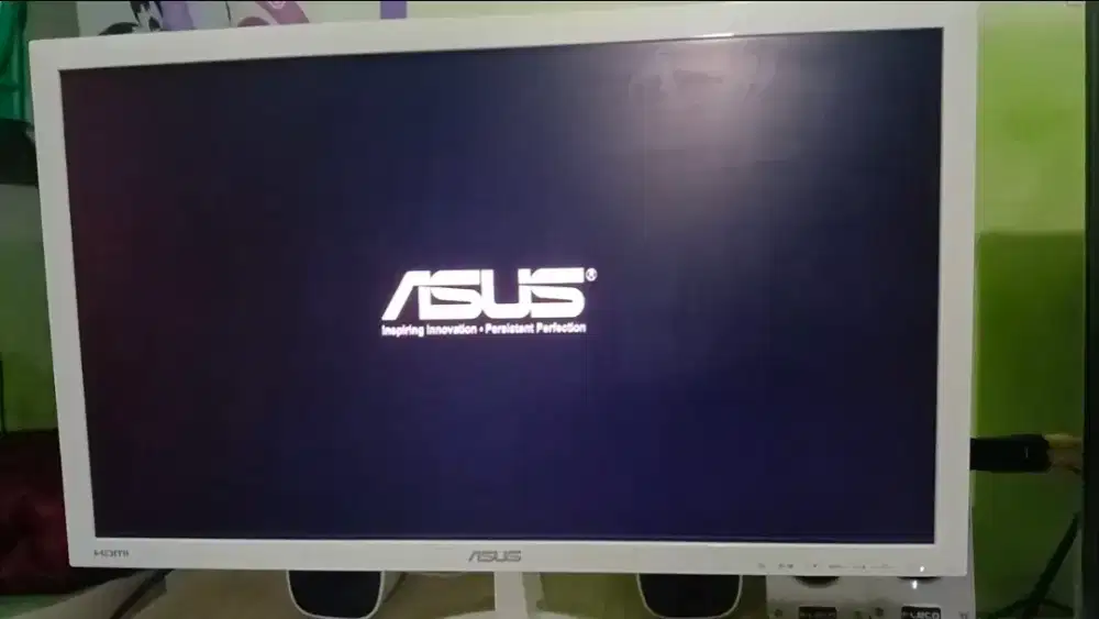 Monitor Assus 22 Inch