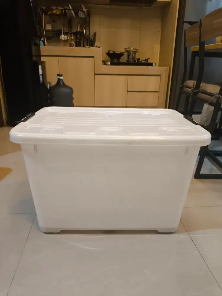 BOX COUNTENER 82 LITER FULL WHITE PRELOVED