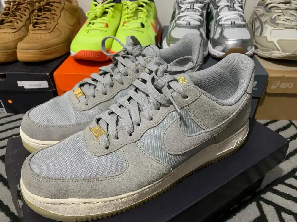 Nike Air Force 1 Low '07 LV8 Light Grey Gold