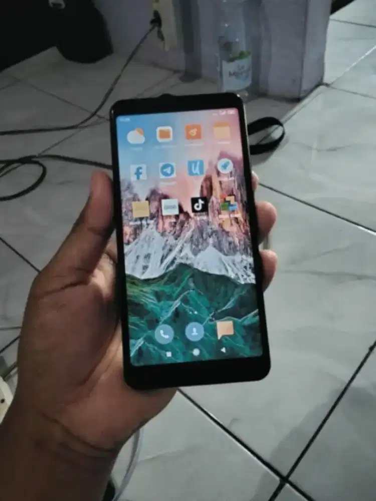 Mahar aja Hp Xiaomi Redmi 5plus ram 3/32 mulus nominus