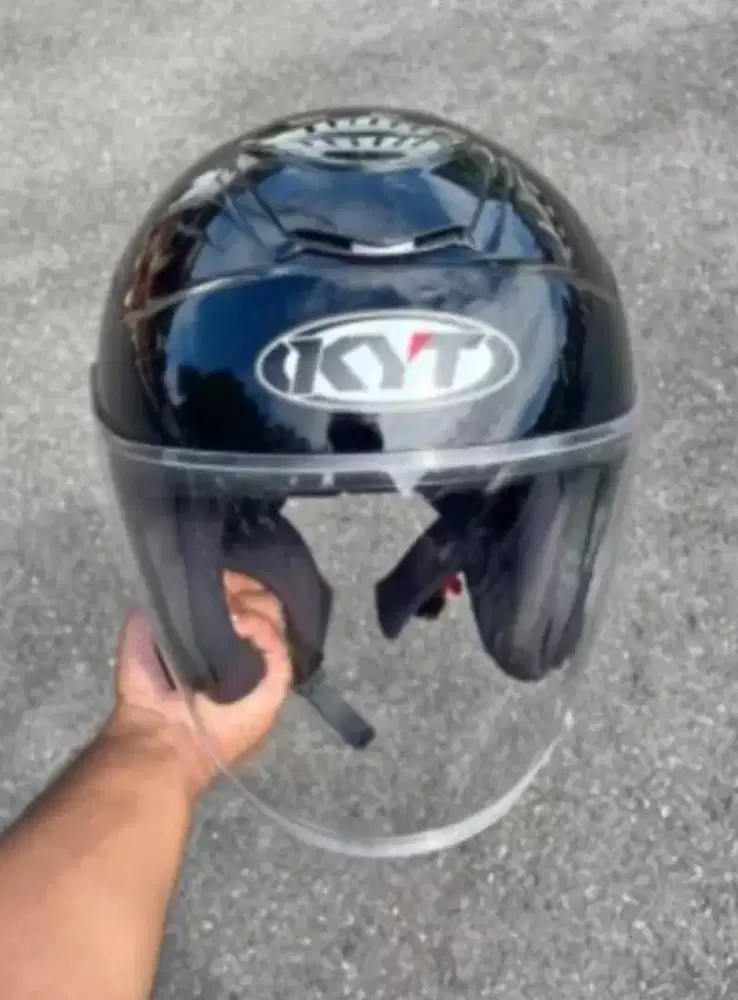 Helm KYT Kyoto black glossy 2026