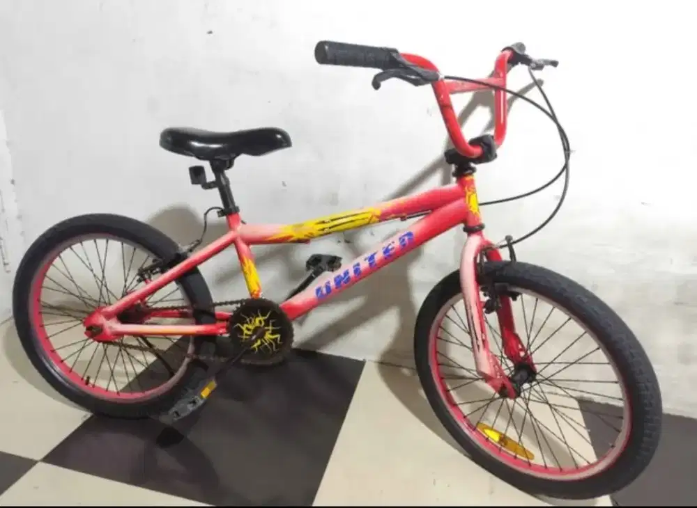 Sepeda BMX ukuran 20 kondisi normal