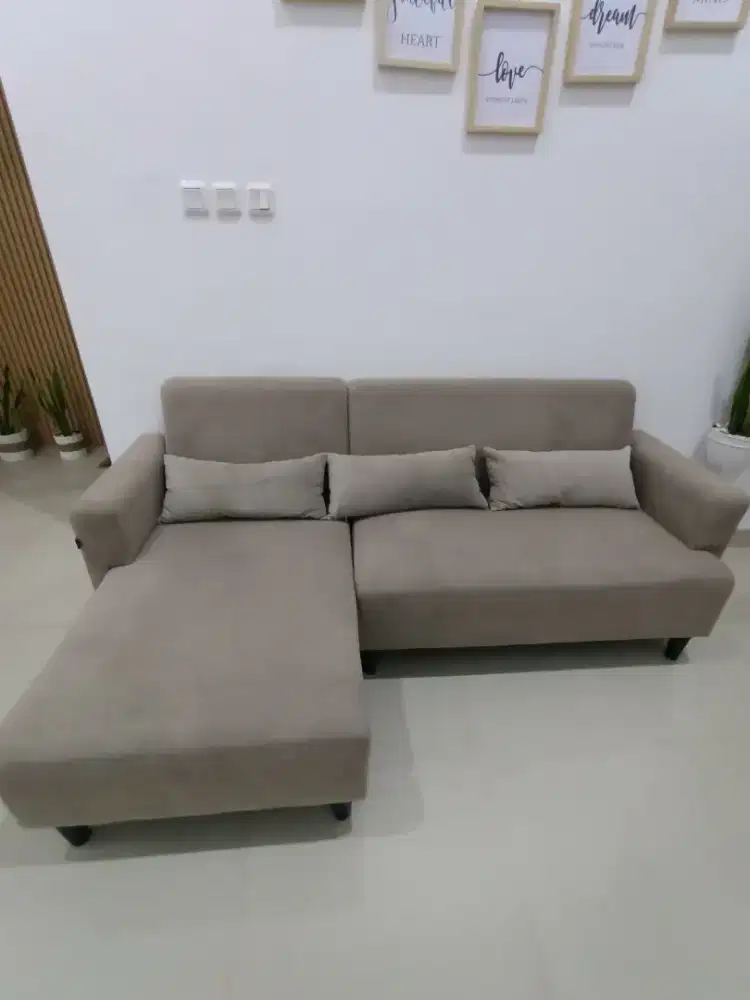Sofa ruang tamu