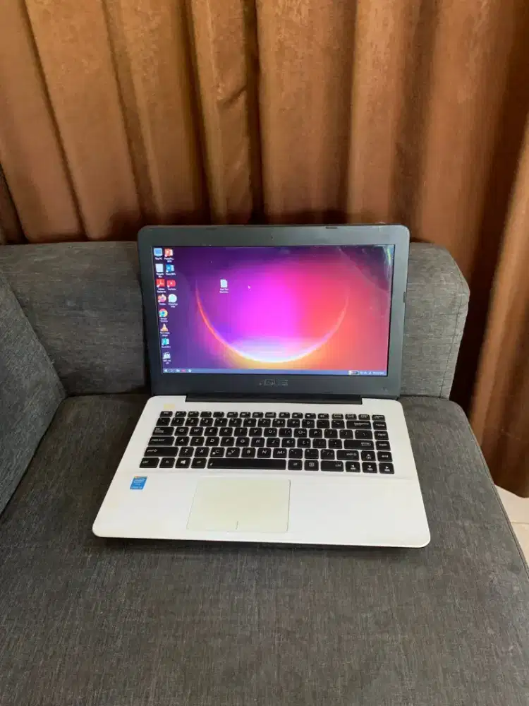 Laptop asus i3 - ram 10- hdd 500,, normal siap pakai kerja