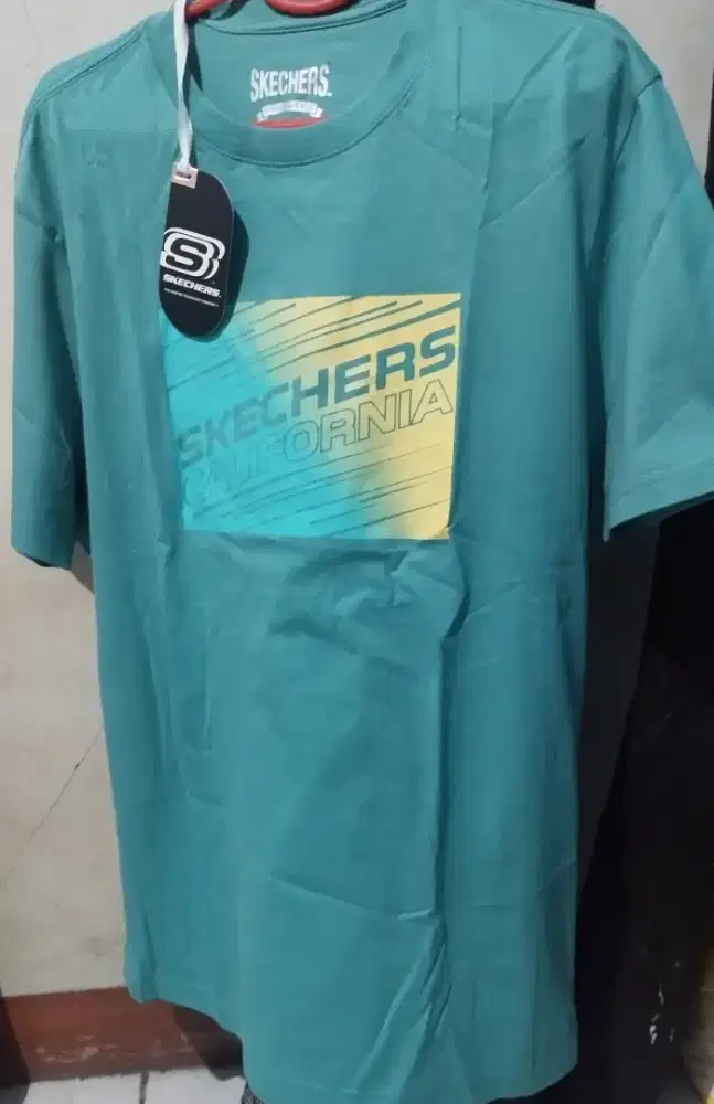 Kaos Ukuran L belum pernah di pake nogo aja