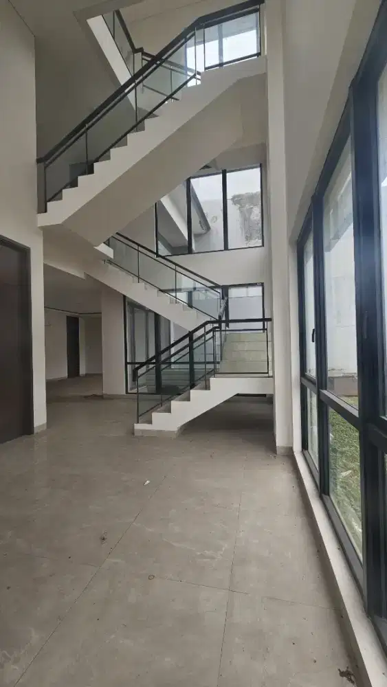 DIJUAL CEPAT RUMAH BARU 3 LANTAI, DI CLUSTER Artheron kota wisata