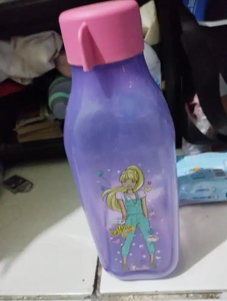 Botol minum tupoerware barbie