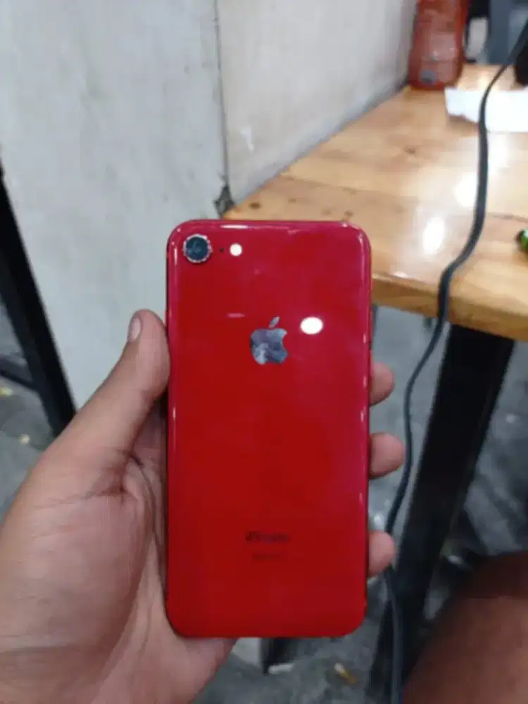 iPhone 8 64gb all operator fullset mulus hp bekas handphone bekas
